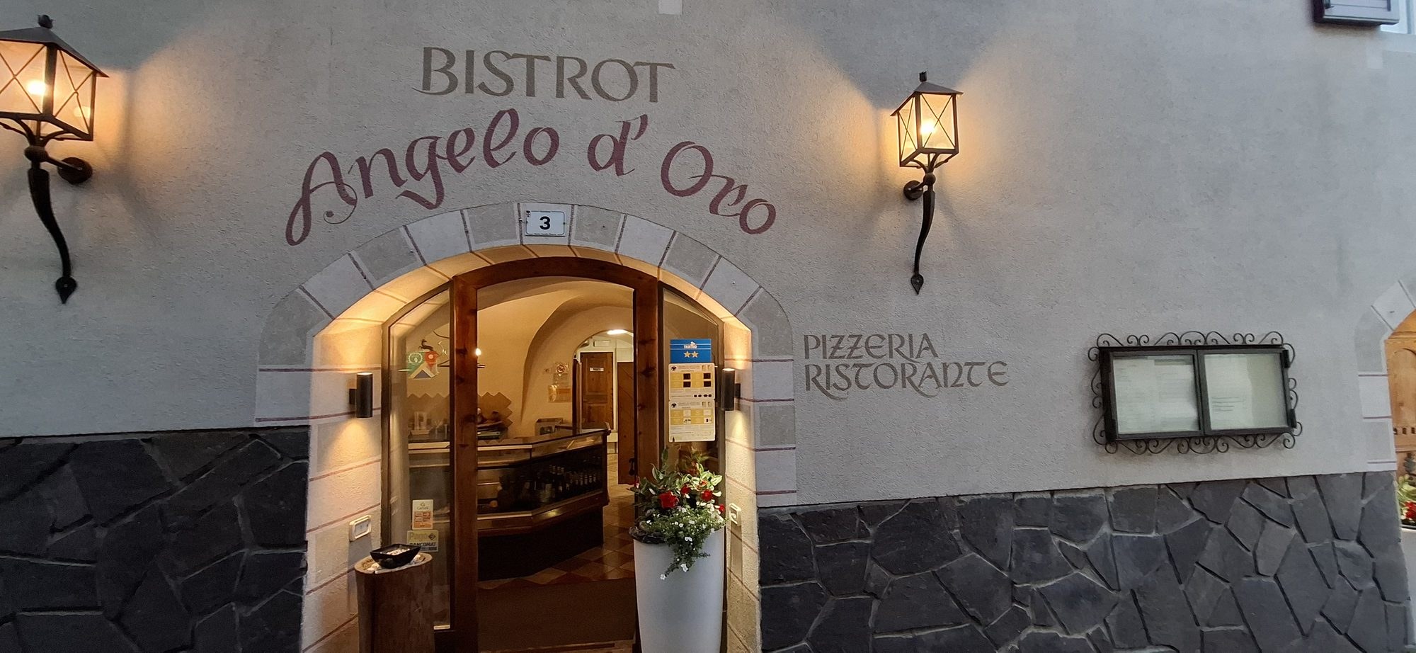 Esterno Bistrot Angelo d'Oro Cavalese
