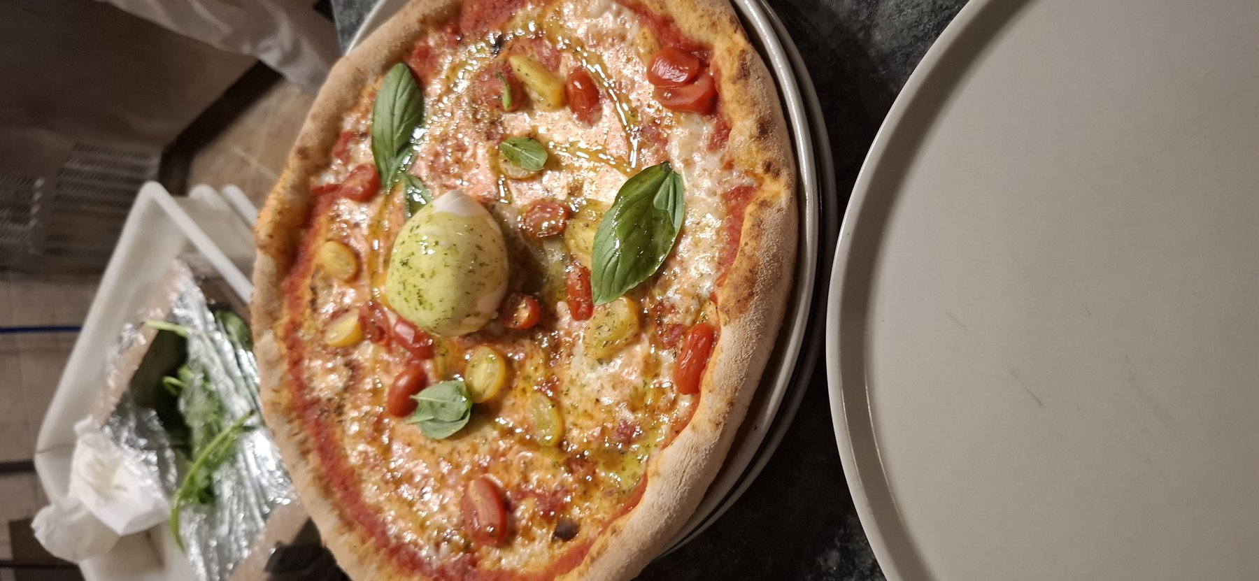 Pizza rossa Angelo d'Oro — estiva